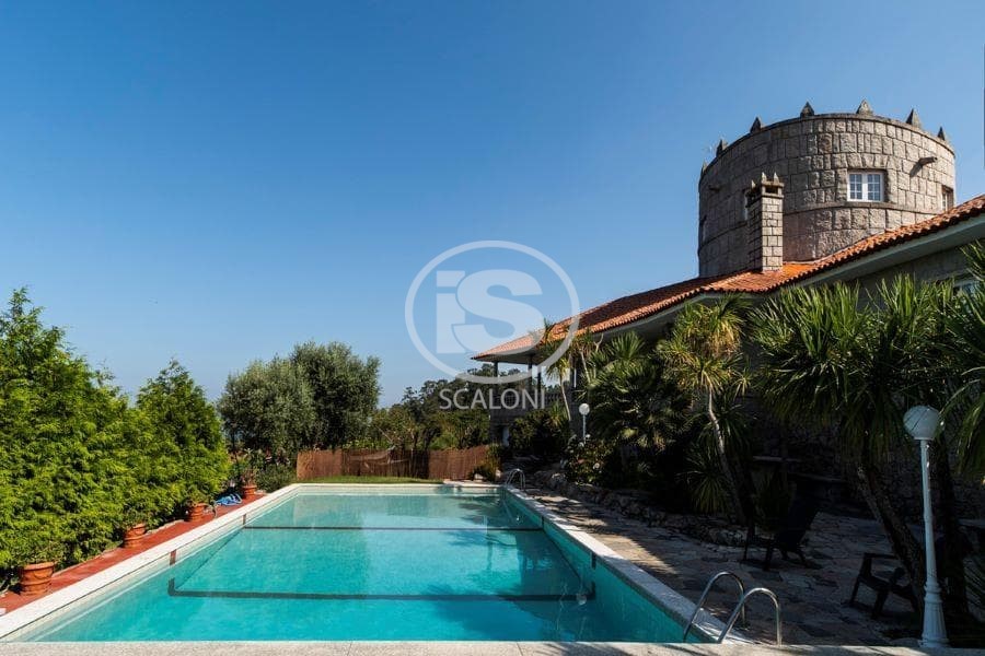 Foto 4 PAZO TIPICA CASA SOLARIEGA GALLEGA  CON PISCINA Y GRAN FINCA