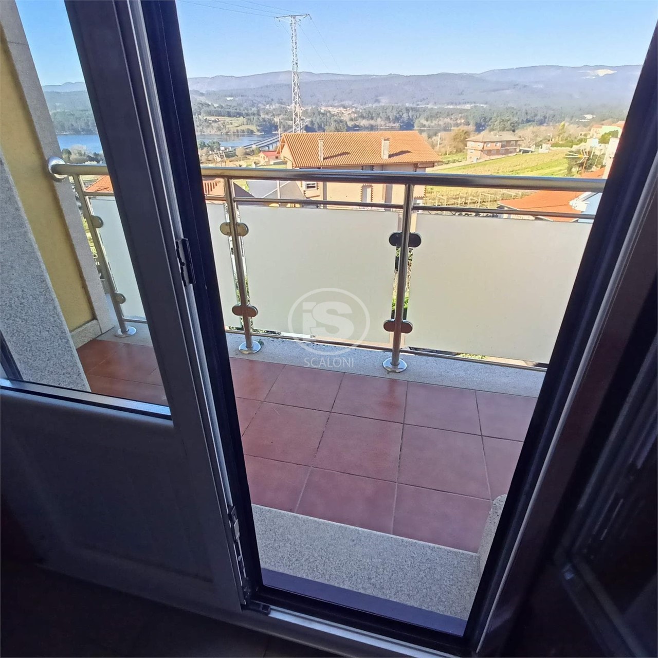 Foto 9 Venta de magnífico piso en Rianxo con vistas al mar